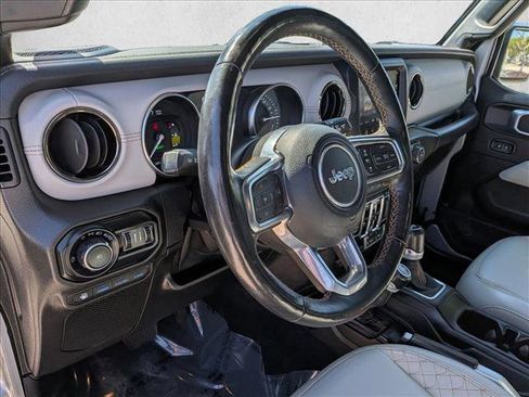 Used 2021 Jeep Wrangler Unlimited Sahara AWD/4WD image 10