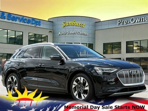 Used 2021 Audi e-tron Premium AWD/4WD image 1