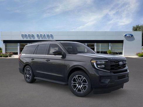 New 2025 Ford Expedition Active image 1