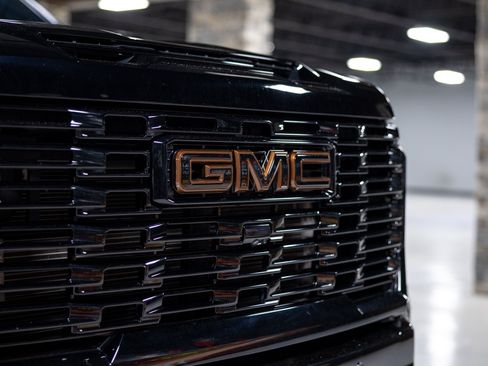 Used 2024 GMC Sierra 3500 Denali w/ Denali Reserve Package AWD/4WD image 37