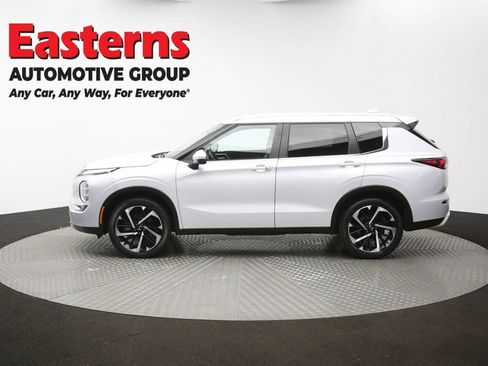 Used 2024 Mitsubishi Outlander SE AWD/4WD image 59