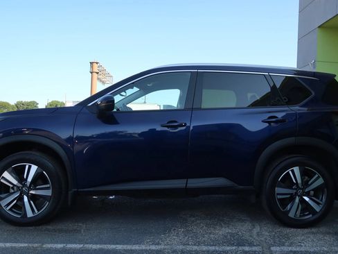 Used 2024 Nissan Rogue SL AWD/4WD image 7