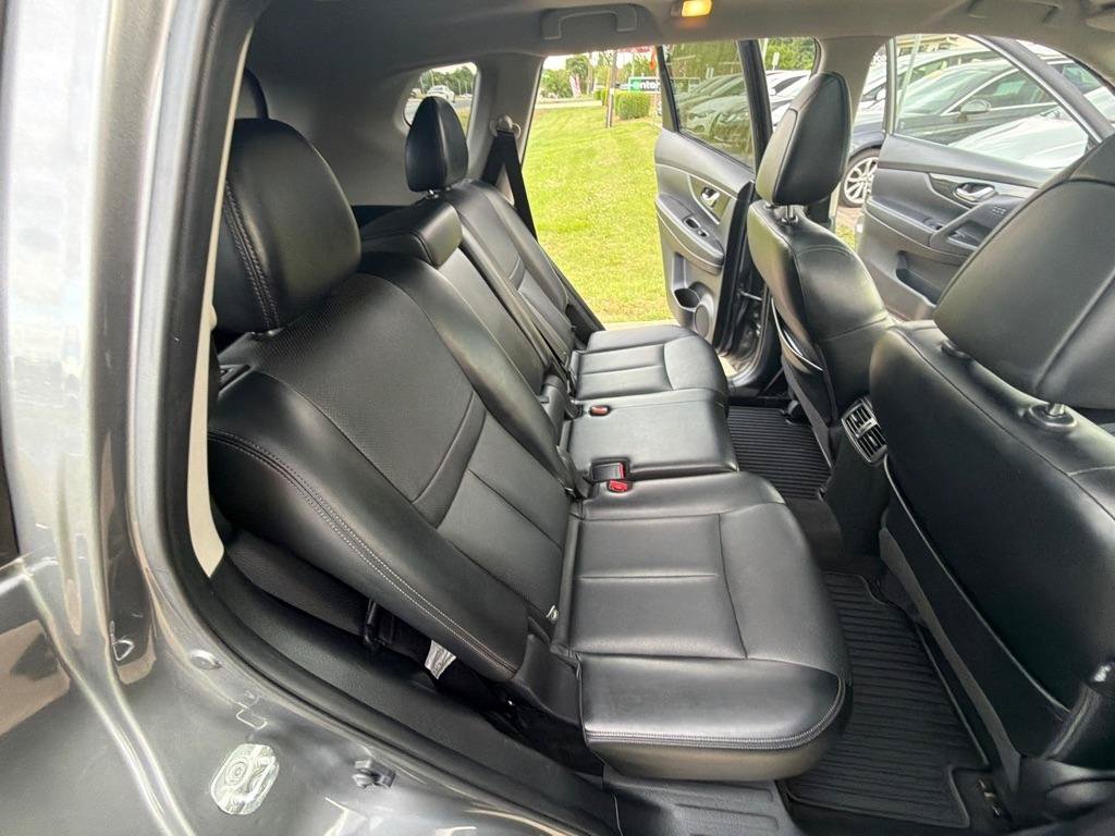 Used 2018 Nissan Rogue SL w/ Premium Package AWD/4WD image 31