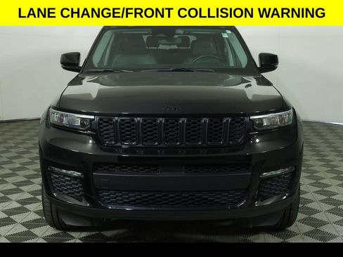 Used 2022 Jeep Grand Cherokee L Limited w/ Black Appearance Package AWD/4WD image 11
