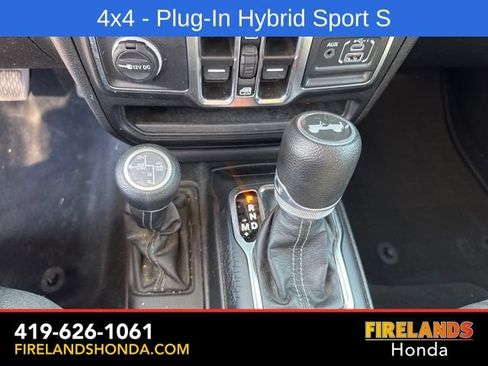Used 2024 Jeep Wrangler Unlimited w/ Convenience Group AWD/4WD image 27