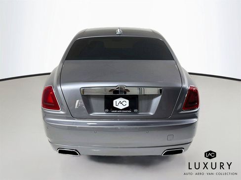 Used 2019 Rolls-Royce Ghost RWD image 7