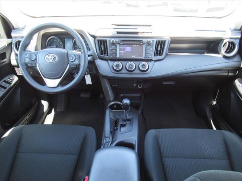 Used 2017 Toyota RAV4 LE image 12