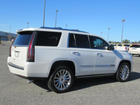 Used 2017 Cadillac Escalade Platinum image 6