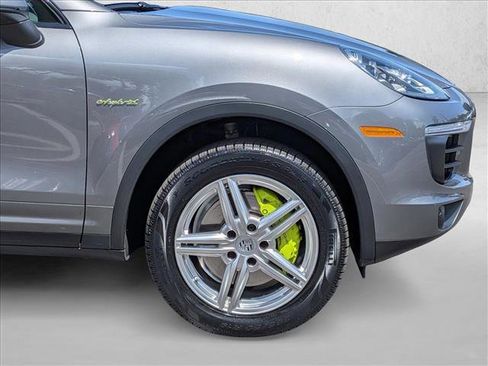 Used 2017 Porsche Cayenne S AWD/4WD image 26