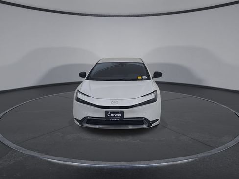 Used 2024 Toyota Prius XLE FWD image 6