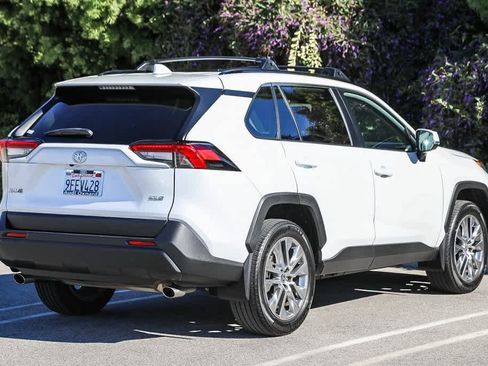 Used 2023 Toyota RAV4 XLE Premium image 4