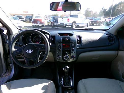 Used 2013 Kia Forte EX image 5