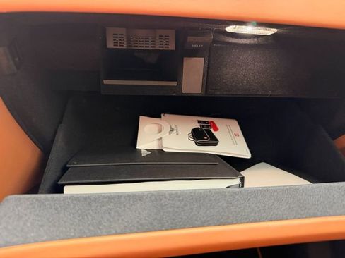 Used 2025 Bentley Flying Spur Plug-In Hybrid image 30