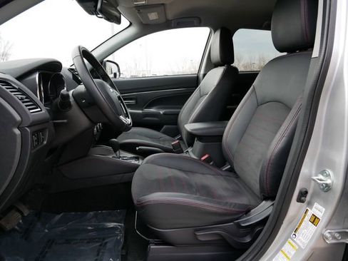 Used 2023 Mitsubishi Outlander Sport SE image 14