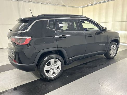 Used 2022 Jeep Compass Latitude w/ Sun and Sound Group AWD/4WD image 2