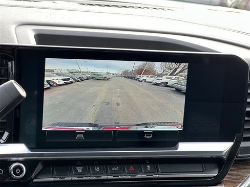 Used 2024 GMC Sierra 2500 SLE image 17