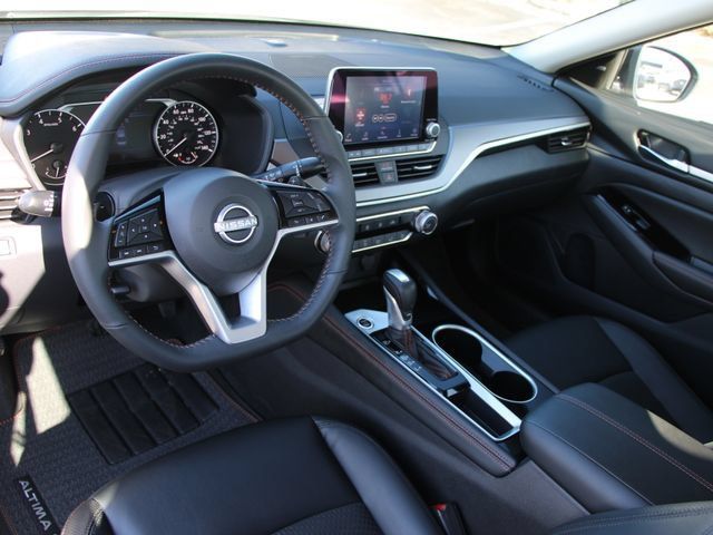 Certified 2025 Nissan Altima 2.5 SR FWD image 4