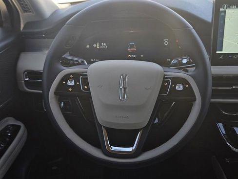 New 2026 Lincoln Corsair Premiere image 9