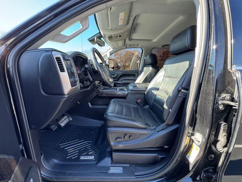 Used 2016 GMC Sierra 2500 Denali w/ Duramax Plus Package AWD/4WD image 15