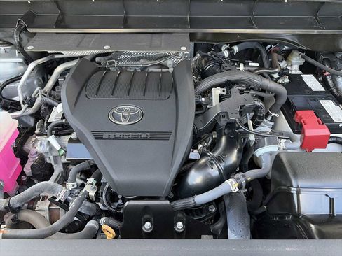 Used 2023 Toyota Highlander L FWD image 17