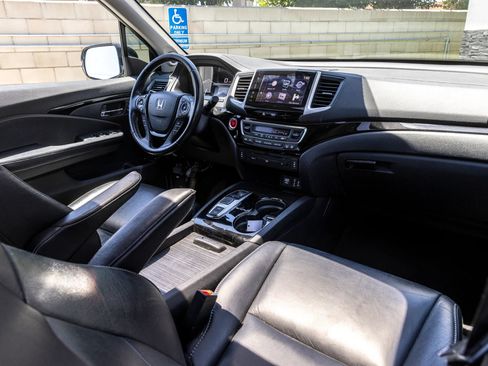 Used 2017 Honda Pilot Touring image 31