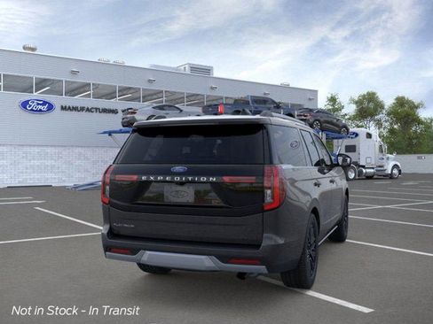 New 2026 Ford Expedition Platinum image 8