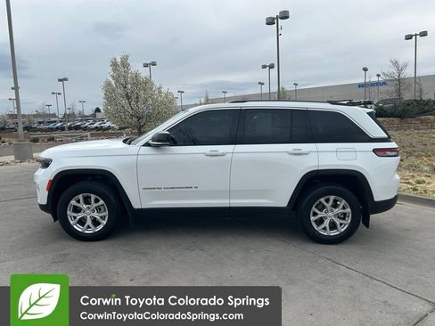 Used 2023 Jeep Grand Cherokee Limited AWD/4WD image 4