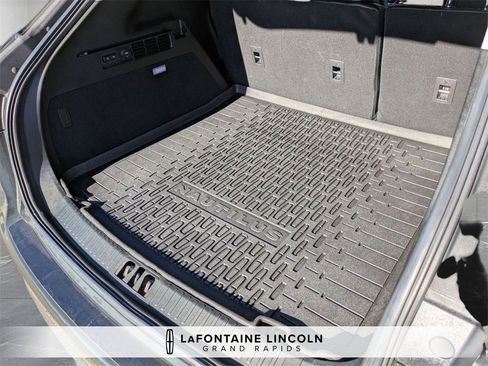 Certified 2023 Lincoln Nautilus Reserve image 29