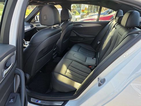 Used 2019 BMW 530e w/ M Sport Package image 14