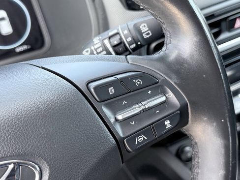 Used 2022 Hyundai Kona Limited FWD image 64