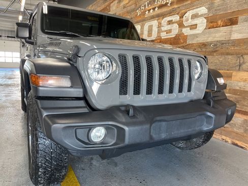 Used 2019 Jeep Wrangler Sport image 45