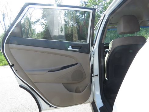 Used 2021 Hyundai Tucson Value AWD/4WD image 18
