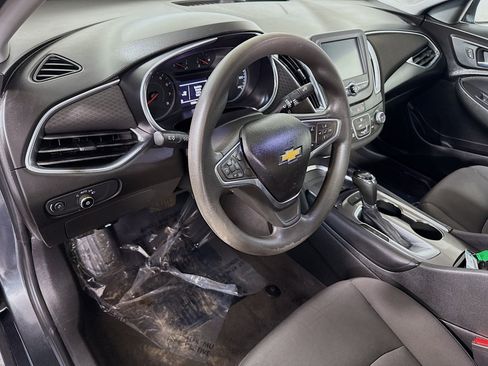 Used 2018 Chevrolet Malibu LT image 23