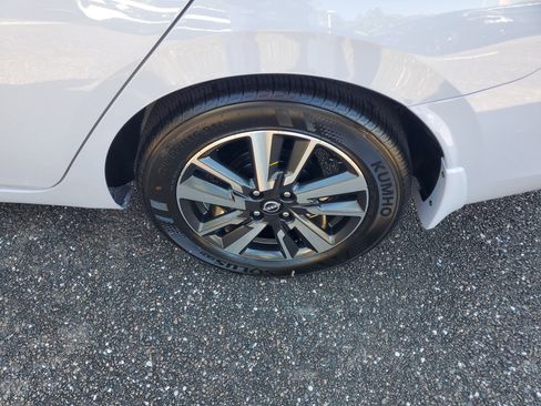 New 2025 Nissan Versa SV w/ Trunk Package image 6