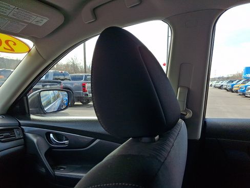 Used 2017 Nissan Rogue S image 17