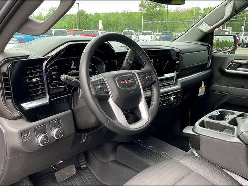 Used 2024 GMC Sierra 1500 Elevation w/ LPO, Elevation Black Package RWD image 8