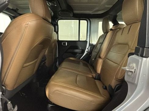 Used 2023 Jeep Wrangler Unlimited Sahara w/ Cold Weather Group AWD/4WD image 24