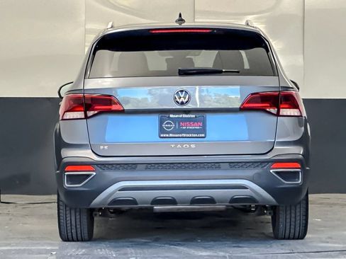 Used 2023 Volkswagen Taos SE FWD image 4