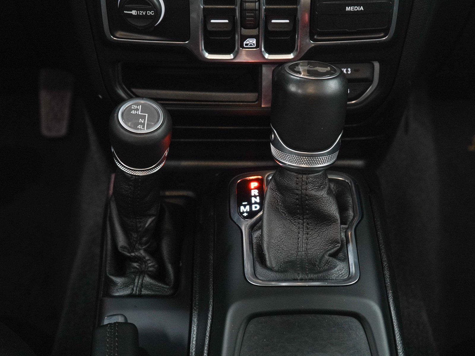 Used 2020 Jeep Wrangler Unlimited Sahara AWD/4WD image 19