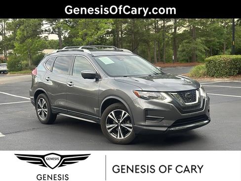 Used 2019 Nissan Rogue SV w/ Premium Package FWD image 1