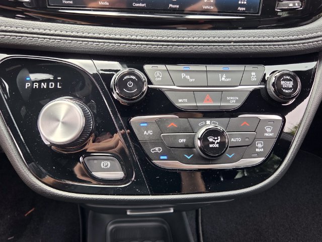 New 2027 Chrysler Pacifica Select FWD image 27