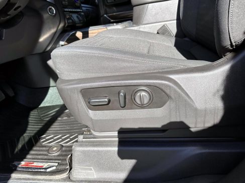 Used 2021 Chevrolet Silverado 1500 LT Trail Boss w/ Convenience Package II AWD/4WD image 11