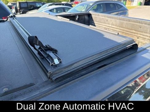 Used 2019 Nissan Titan SV w/ SV Convenience Package image 7