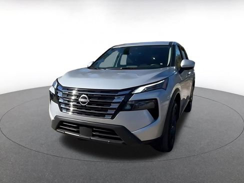 Used 2025 Nissan Rogue SV image 7