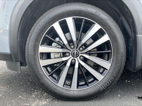 Used 2025 Nissan Pathfinder Platinum AWD/4WD image 9