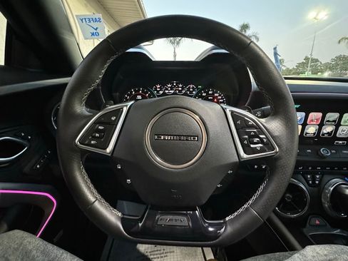 Used 2017 Chevrolet Camaro SS RWD image 8