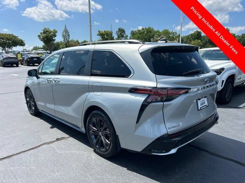 Used 2024 Toyota Sienna XSE w/ XSE Plus Package FWD image 19