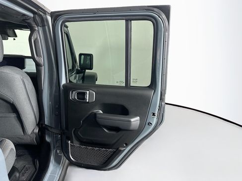Used 2024 Jeep Wrangler Unlimited AWD/4WD image 28