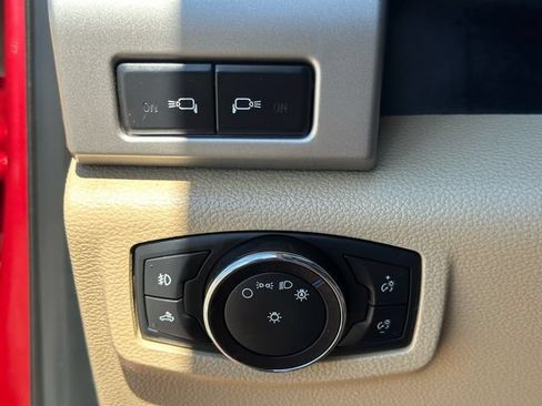 Used 2017 Ford F250 Lariat w/ Lariat Value Package AWD/4WD image 28