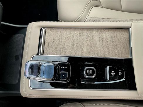 New 2026 Volvo XC90 B5 Plus w/ Protection Package AWD/4WD image 10